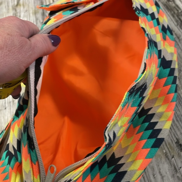 NWOT Kavu Crossbody Bag - Picture 4 of 6